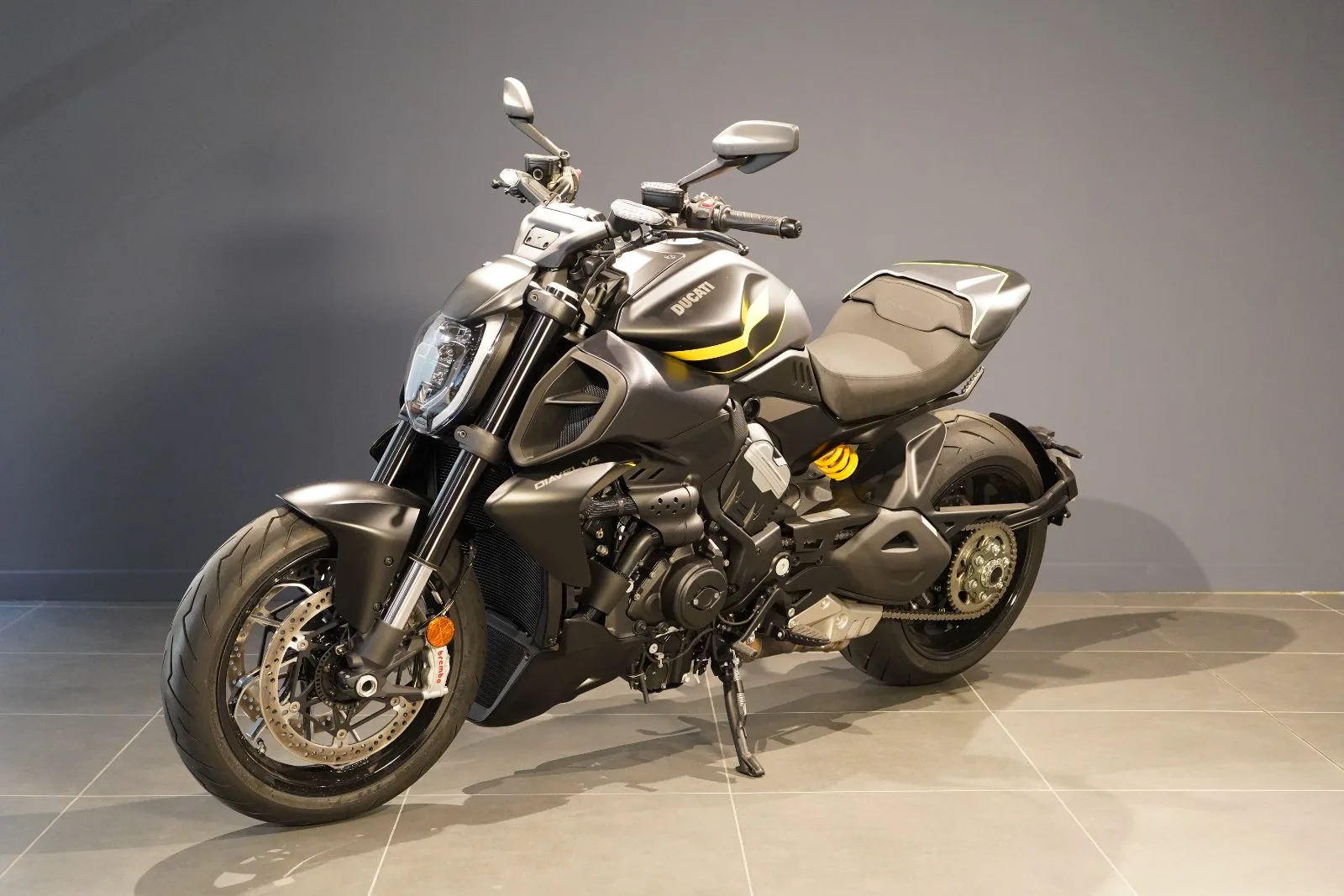KTM Diavel V4 Dark Stealth Yellow d'occasion